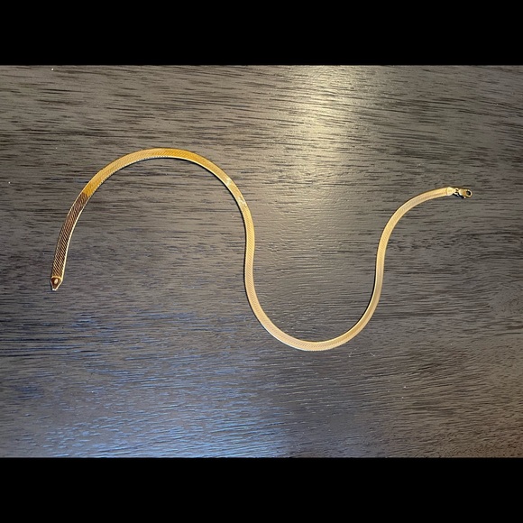 Jewelry - 18 inch 14k yellow gold herringbone necklace